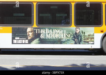 Los Angeles, Kalifornien, USA 9. Juli 2025 The Last of US Bus mit Pedro Pascal und Bella Ramsey am 9. Juli 2025 in Los Angeles, Kalifornien, USA. Foto: Barry King/Alamy Stock Photo Stockfoto