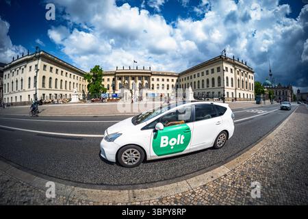 Berlin Mitte, Humboldt Universität, Straße unter den Linden - 10.07.2025 Berlin *** Berlin Mitte, Humboldt University HUB, Straße unter den Linden 10 07 2025 Berlin Stockfoto