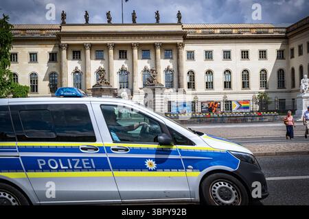 Berlin Mitte, Humboldt Universität, Straße unter den Linden - 10.07.2025 Berlin *** Berlin Mitte, Humboldt University HUB, Straße unter den Linden 10 07 2025 Berlin Stockfoto