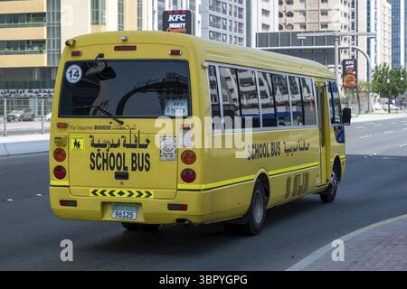 Schulbus, Abu Dhabi, Vereinigte Arabische Emirate Stockfoto