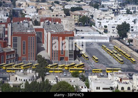 Bus Terminal Schulbusse, Abu Dhabi, Vereinigte Arabische Emirate Stockfoto