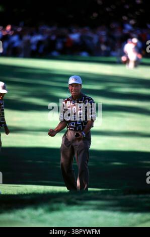 990927 BEN CRENSHAW NACHDEM O’MEARA DAS 17. LOCH HALBIERT HATTE, fand der Ryder Cup 33. 1999 vom 24. Bis 26. September 1999 im Country Club in Bro statt Stockfoto
