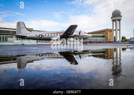 Berlin, Allemagne. Juli 2025. Atmosphäre Track Ambiente während des Berliner ePrix, 13. Und 15. Runde der ABB FIA Formel E Weltmeisterschaft 2024-25, auf dem Tempelhof Airport Street Circuit vom 11. Bis 13. Juli 2025 in Berlin - Foto Paulo Maria/DPPI Credit: DPPI Media/Alamy Live News Stockfoto