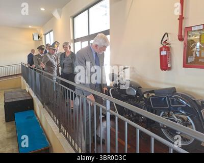 Rom, Italien. Juli 2025. Der tschechische Präsident Peter Paul (rechts) besucht am 10. Juli 2025 das historische Museum für Militärfahrzeuge in Rom, Italien. Der Präsident nahm an einer zweitägigen internationalen Konferenz über den Wiederaufbau der Ukraine in Rom Teil. Quelle: Marek Opatrny/CTK Photo/Alamy Live News Stockfoto