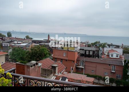 Blick auf Istanbul, Türkei vom Avicenna Hotel Sultanahmet aus. Stockfoto