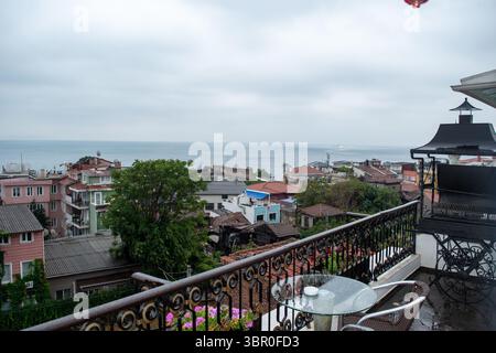 Blick auf Istanbul, Türkei vom Avicenna Hotel Sultanahmet aus. Stockfoto