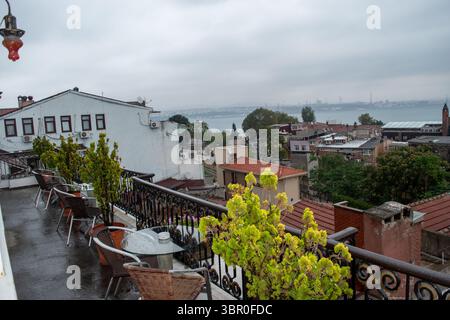 Blick auf Istanbul, Türkei vom Avicenna Hotel Sultanahmet aus. Stockfoto