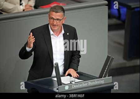 Berlin, Deutschland. Juli 2025. Martin Rabanus (SPD) spricht im Bundestag, während die Haushaltsdiskussionen fortgesetzt werden. Quelle: Niklas Treppner/dpa/Alamy Live News Stockfoto