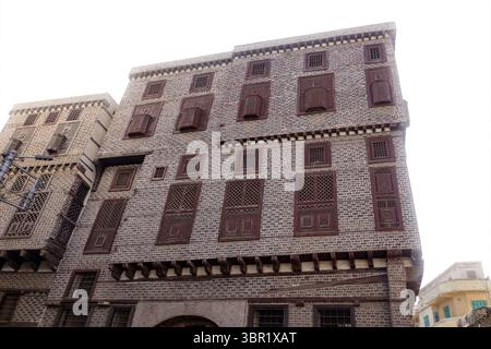 Das Amasyali-Haus und das Abu Shahin-Haus mit seiner Mühle in Rashid, bekannt als Rosetta, Nordküste Ägyptens. Stockfoto