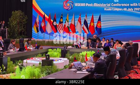 Kuala Lumpur, Malaysia. Juli 2025. Eine allgemeine Sichtweise während der Post-Ministerkonferenz des Verbandes südostasiatischer Nationen (ASEAN) mit Russland auf der 58. ASEAN-Außenministertagung und den damit verbundenen Treffen im Kongresszentrum in Kuala Lumpur, Malaysia am Donnerstag, den 10. Juli 2025. Foto von ASEAN/UPI Credit: UPI/Alamy Live News Stockfoto