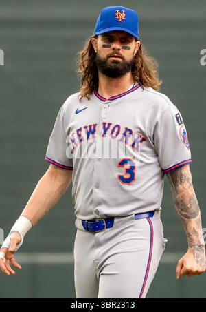 Baltimore, USA. Juli 2025. BALTIMORE, MD - 10. JULI: New York Mets ernannte den Hitter Jesse Winker (3) vor einem MLB-Spiel zwischen den Baltimore Orioles und den New York Mets am 10. Juli 2025 im Oriole Park at Camden Yards in Baltimore, Maryland. (Foto: Tony Quinn/SipaUSA) Credit: SIPA USA/Alamy Live News Stockfoto