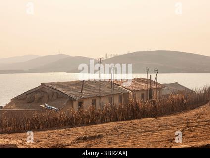 Bauerndorf auf dem Land, Südpyongan, Nampo, Nordkorea Stockfoto