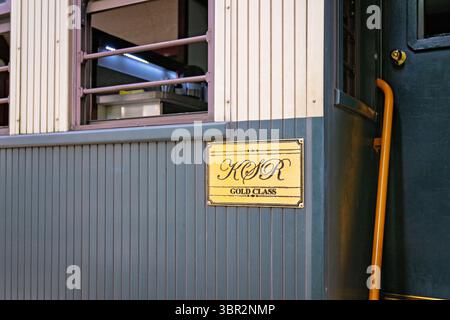 Kuranda, Queensland, Australien - Juli 2025: Kuranda landschaftlich reizvolle Eisenbahnwaggons, Gold-Klasse, beliebte Touristenattraktionen Stockfoto