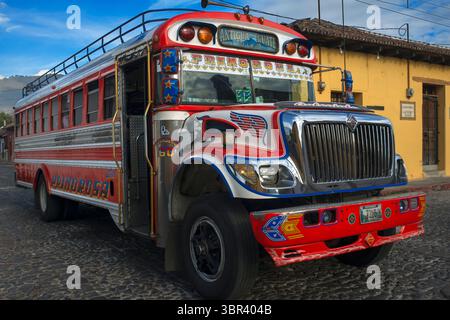 April 2014, Panama: Chicken Bus, Antigua, Guatemala, Zentralamerika. Antigua, ein typischer farbenfroher und dekorierter Bus. (Kreditbild: © Sergi Reboredo/ZUMA Wire) Stockfoto