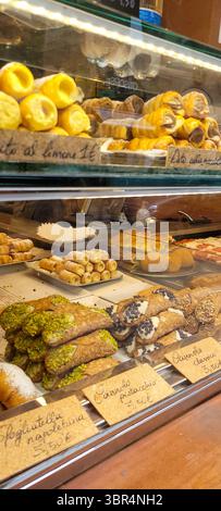 Italienisches Canoli Stockfoto