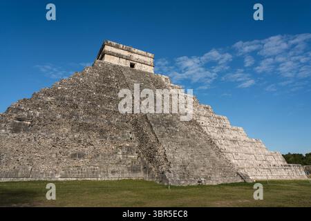 16. Januar 2019, Chichen Itza, Yucatan, Mexiko: El Castillo oder der Tempel des Kukulkan ist die größte Pyramide in den Ruinen der großen Maya-Stadt Chichen Itza, Yucatan, Mexiko. Die prähispanische Stadt Chichen-Itza gehört zum UNESCO-Weltkulturerbe. (Kreditbild: © Jon G. Fuller/VW Pics via ZUMA Wire) Stockfoto