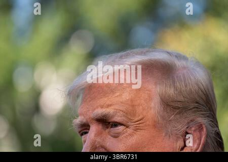 29. Juli 2020, Washington, District of Columbia, USA: US-Präsident Donald J. Trump spricht vor dem Weißen Haus in Washington, D.C., USA: Am Mittwoch, 29. Juli, 2020. Präsident Trump ist für einen späteren Besuch in Texas geplant (Foto: © Sarah Silbiger/CNP via ZUMA Wire) Stockfoto