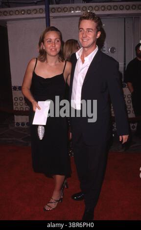 6. OKTOBER 1999 - FIGHT CLUB PREM.AT MANN VILLAGE THEATER, LA 10/06/1999.EDWARD NORTON (STAR DES FILMS ). FITZROY BARRETT/ 1999 (Foto: © Fitzroy Berrett/ZUMA Wire) Stockfoto