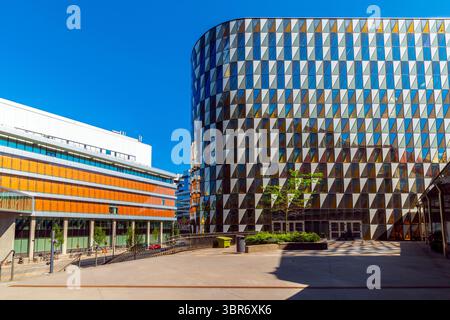 Aula Medica, Karolinska-Institut in Solna, Stockholm Schweden. Das Auditorium ist ein Gebäude für das Karolinska Institutet auf dem Campus Solna in Solnavägen in Stockfoto