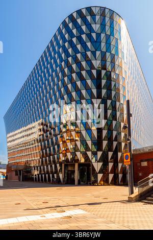 Aula Medica, Karolinska-Institut in Solna, Stockholm Schweden. Das Auditorium ist ein Gebäude für das Karolinska Institutet auf dem Campus Solna in Solnavägen in Stockfoto