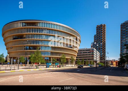 Das kreisförmige Life-Science-Gebäude Forskaren in Hagastaden in Stockholm, Schweden. Es wurde als Best Office Building 2024 und Stockholm Building of the ausgezeichnet Stockfoto