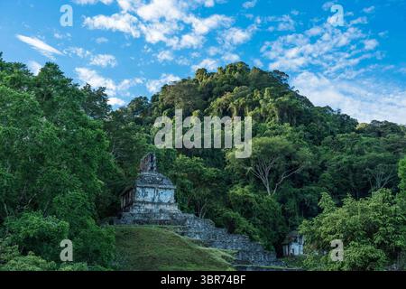 30. Juli 2018, Palenque, Chiapas, Mexiko: Der Kreuztempel in den Ruinen der Maya-Stadt Palenque, Nationalpark Palenque, Chiapas, Mexiko. Ein UNESCO-Weltkulturerbe. (Kreditbild: © Jon G. Fuller, Jr/VW Bilder via ZUMA Wire) Stockfoto