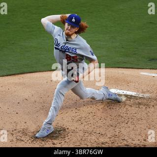 4. August 2020, San Diego, CA, USA: Der Los Angeles Dodgers Pitcher Dustin May wirft am Dienstag, 4. August 2020, gegen die San Diego Padres im Petco Park in San Diego. The Dodgers Won, 5-2 (Foto: © TNS via ZUMA Wire) Stockfoto
