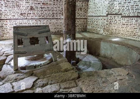 Das Amasyali-Haus und das Abu Shahin-Haus mit seiner Mühle in Rashid, bekannt als Rosetta, Nordküste Ägyptens. Stockfoto