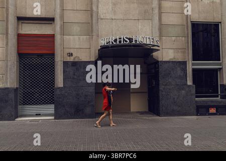 11. August 2020, Barcelona, Katalonien: Das SERHS Rivoli Rambla ist eines der rund 75 % der Hotels in Barcelona, die aufgrund der anhaltenden Coronavirus-Krise geschlossen bleiben. Der Tourismus ist in der katalanischen Hauptstadt auf 12 % gesunken, nachdem Frankreich, das Vereinigte Königreich und Deutschland „Reiseverbote“ verhängt hatten. (Foto: © Matthias Oesterle/ZUMA Wire) Stockfoto