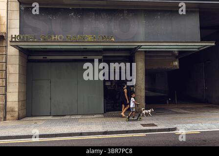 11. August 2020, Barcelona, Katalonien: Das Soho Barcelona ist eines der rund 75 % der Hotels in Barcelona, die aufgrund der anhaltenden Coronavirus-Krise geschlossen bleiben. Der Tourismus ist in der katalanischen Hauptstadt auf 12 % gesunken, nachdem Frankreich, das Vereinigte Königreich und Deutschland „Reiseverbote“ verhängt hatten. (Foto: © Matthias Oesterle/ZUMA Wire) Stockfoto
