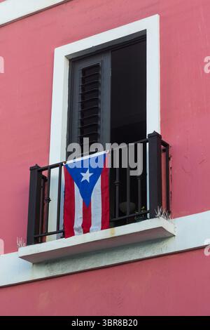 6. Februar 2017, Old San Juan, Puerto Rico, Vereinigte Staaten: Bunt bemalte Häuser in der historischen Kolonialstadt Old San Juan, Puerto Rico. (Kreditbild: © Jon G. Fuller, Jr/VW Bilder via ZUMA Wire) Stockfoto