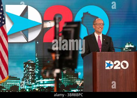 20. August 2020, Milwaukee, Wisconsin, USA: TOM PEREZ, Vorsitzender des Demokratischen Nationalkomitees, spricht während der Demokratischen Nationalversammlung im Wisconsin Center. (Kreditbild: © Mark Hoffman/Milwaukee Journal/POOL via ZUMA Wire) Stockfoto