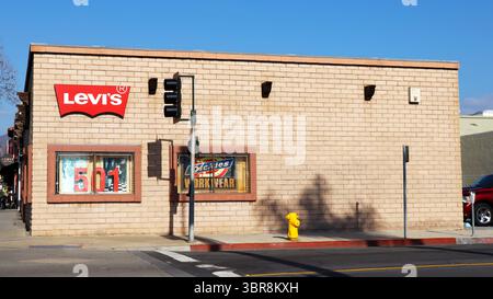 Levi's Store mit Levi's Storefront Display mit legendären 501 Jeans Stockfoto