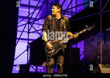 Mailand Italien. juli 2025. Die australische Band WOLFMOTHER tritt live auf der Bühne in der Villa Casati Stampa während des „Comfort Festival 2025“ auf. Stockfoto