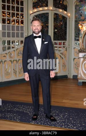 Rost, Deutschland. Juli 2025. Moderator Steven Gätjen vor der Europa-Park-Gala zum 50-jährigen Jubiläum. Der Park in Südbaden wurde am 12. Juli 1975 eröffnet. Quelle: Philipp von Ditfurth/dpa/Alamy Live News Stockfoto