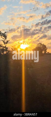 Den Sonnenaufgang in Essex in Bewegung zu erfassen, ist so eine wunderbare und schöne Sache Stockfoto