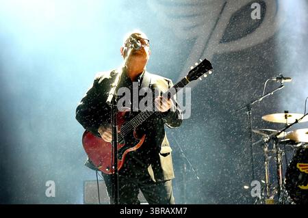 Quebec City, Kanada. Juli 2025. Black Francis of the Pixies tritt beim Festival d’été de Québec am 10. Juli 2025 in Québec auf. Foto: Casey Flanigan Credit: Imagespace/Alamy Live News Stockfoto