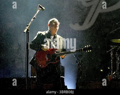 Quebec City, Kanada. Juli 2025. Black Francis of the Pixies tritt beim Festival d’été de Québec am 10. Juli 2025 in Québec auf. Foto: Casey Flanigan/SIPA USA Credit: SIPA USA/Alamy Live News Stockfoto