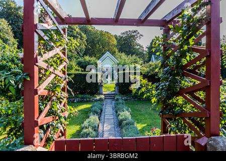 Die Kleingartensiedlung Rothoffska Koloni in der ehemaligen Zidadelle von Landskrona. Citadellvägen, Landskrona, Skåne län, Schweden Stockfoto
