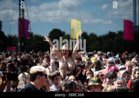 TRNSMT 2025 Crowd at James Bay, TRNSMT 2025, Glasgow Green, Glasgow, Schottland, UK, 11. Juli 2025 Stockfoto