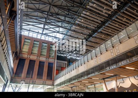 Tainan, Taiwan – 29. Juni 2025: Außen- und Innenansicht des National Museum of Taiwan History mit seinem modernen architektonischen Design und Spa Stockfoto