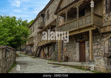 Die Stadt Dilijan, eingebettet in die waldreiche Landschaft des Dilijan-Nationalparks in der armenischen Provinz Tavush, ist für ihre Kurorte bekannt. Stockfoto
