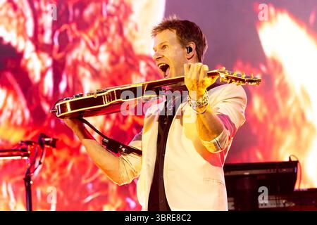 Dom Brown von Duran Duran tritt am 20. Juni 2025 live im Ippodromo SNAI in Mailand auf Stockfoto