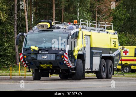 Rosenbauer PANTHER Absturzflugzeug auf dem Luftwaffenstützpunkt kleine-Brogel. Peer, Belgien - 11. September 2021 Stockfoto
