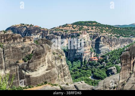 Meteora: Klöster von Roussanou und Varlaam. Kalambaka, Griechenland. Stockfoto