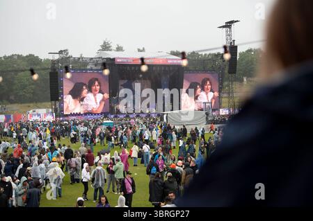 Die letzte Dinner Party live beim Lollapalooza Berlin 2025 präsentiert von Telekom im Olympiapark und Olympiastadion. Berlin, 12.07.2025 *** die letzte Dinnerparty live im Lollapalooza Berlin 2025 präsentiert von der Telekom im Olympiapark und Olympiastadion Berlin, 12 07 2025 Foto:XJ.xKnowlesx/xFuturexImagex lollapalooza 5702 Stockfoto