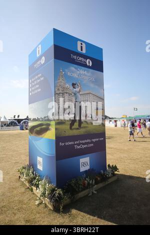 Das Zeltdorf am zweiten Tag der Open Championship 2013, Muirfield, Scotalnd Picture Credit: Mark Newcombe / visionsingolf.com die Open Championship 2013 (142. Auflage) fand vom 18. Bis 21. Juli 2013 in Muirfield Golf Links in Gullane, Schottland statt – einem geschichtsträchtigen Veranstaltungsort, der für Präzision und Bestrafung von Fehlern bekannt ist Stockfoto