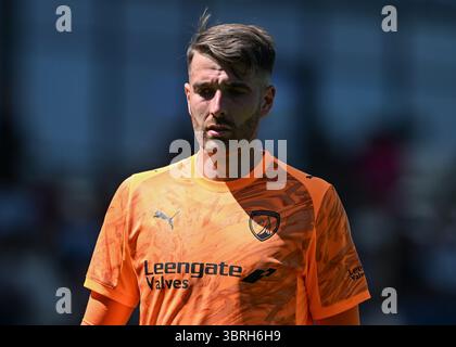 Chesterfield, Großbritannien. Juli 2025. Zach Hemming aus Chesterfield während des Freundschaftsspiels von Chesterfield gegen Nottingham Forest im SMH Group Stadium in Chesterfield. Der Bildnachweis sollte lauten: Cody Froggatt/Sportimage Credit: Sportimage Ltd/Alamy Live News Stockfoto
