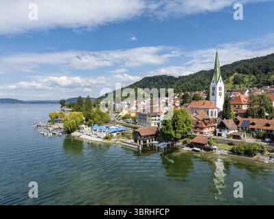 Luftbild von der Ortschaft Sipplingen am Bodensee bei sommerlicher Vegetation, gegenueber der Bodanrueck, Bodenseekreis Baden-Württemberg, Deutschlan Stockfoto