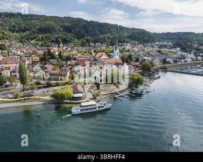 Ausflugsschiff, Kursschiff MS Grossherzog Ludwig am Schiffanleger der Gemeinde Sipplingen, Luftbild, Bodensee, Bodenseekreis Baden-Württemberg, Deuts Stockfoto